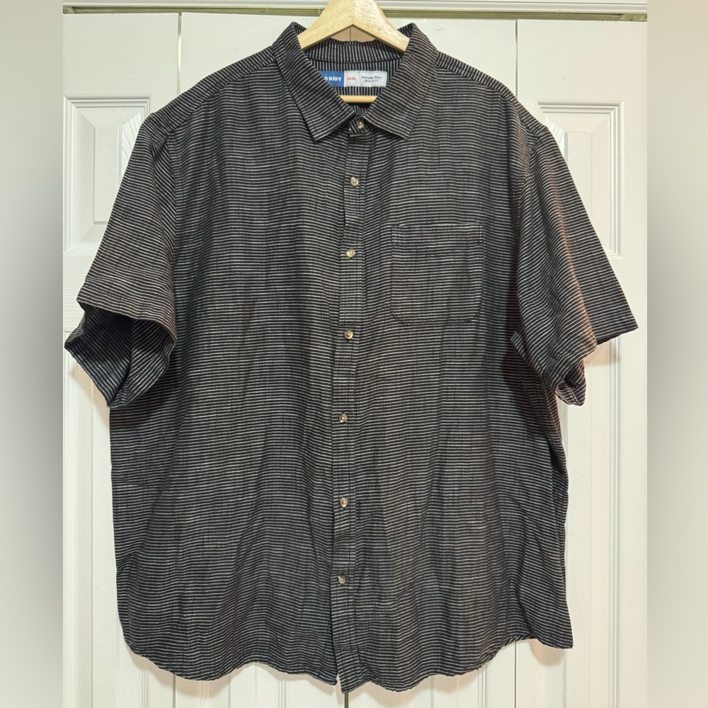 Old Navy Black and White Casual Button Down Shirt